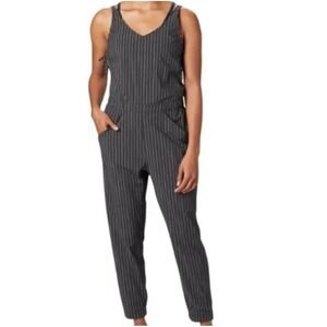 Mountain‎ Hardwear Jumpsuit Women Size 8 Gray Pin Striped Nylon Outdoor Pockets